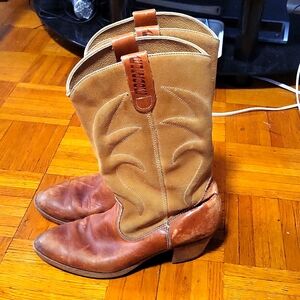 Vintage mocatem Cowboy boots.suede with leather brown in color size 8